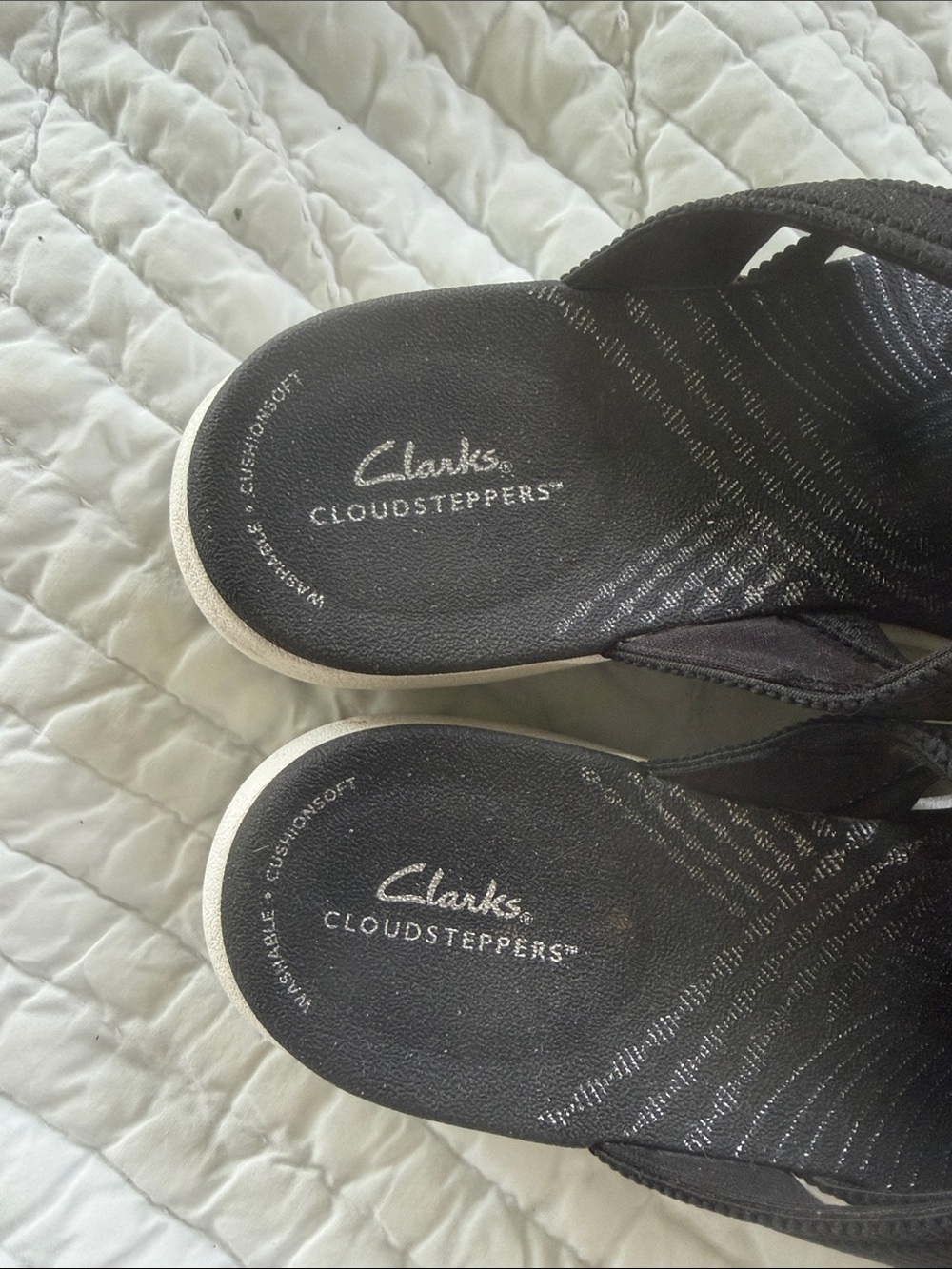 Clarks Black Crisscross Cloudsteppers Slide Sandals - Picture 2 of 7